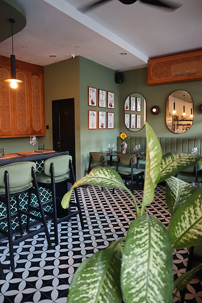 Italian fresh seafood restaurant interior